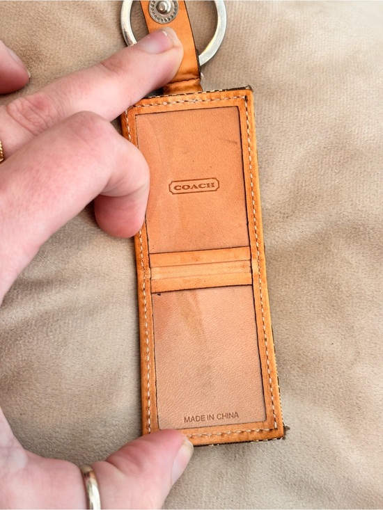 希少色✨COACH Signature Picture Frame Charm COACH Vintage Picture Frame Bag Charm In Signature Canvas